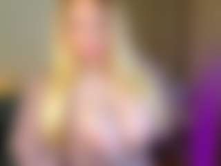 JuliaWatson66's Live Sex Cam Show