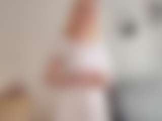 Live cam show with LupeRuthenberg - Skinny on CamSextacy