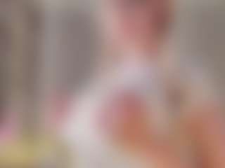 Live cam show with LupeRuthenberg - Body Massage on LiveSexCams6