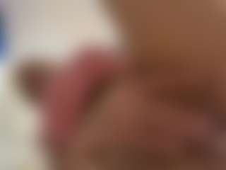 Live cam show with MissLaderer - Smoking on madthumbs