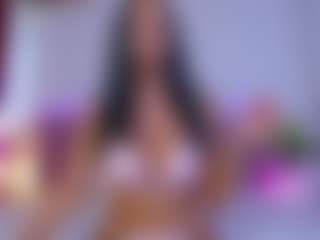 Nadia MILF webcam performer live streaming