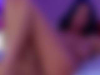 Live cam show with Nadia - Fingering MILF on AdultVida.com