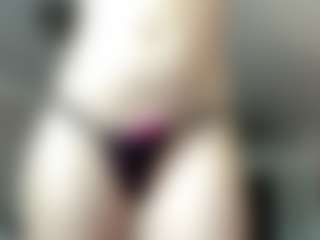 Live cam show with NidaWeser - Average on SquirtSoMuch