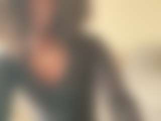 Live cam show with Pxssy Petite - Black MILF on Chatstar