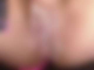 Live cam show with queensquirtluna - Moaning on Uber Horny