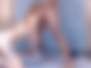 Live cam show with BarbyJoness - Tease on liverealitysex.com