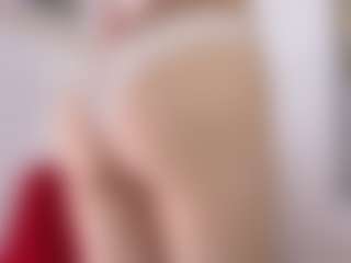 Live cam show with Cruela-Bena - Green Eyes on Uber Horny