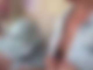 Live cam show with elleyesss - Middle Aged on Adult Interactions