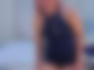 Live cam show with Joyce-Foster1 - Oil on Camsoda