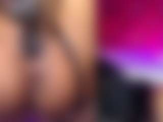 Live cam show with KatheCool - Public on Livezox