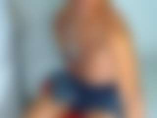 Live cam show with LuigiLuxs - Handjob on StripNow