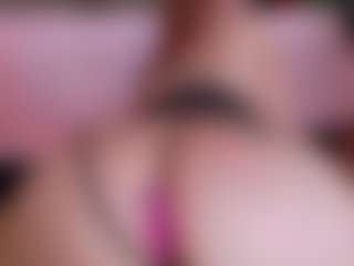 Live cam show with MiiaStonnee - Gamer Athletic on SpankPalCams
