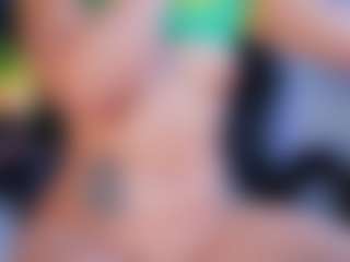 Live cam show with MiiaStonnee - Cute on madthumbs