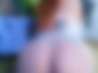 Live cam show with MiiaStonnee - Camel Toe on Latina Girls