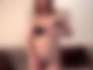 Live cam show with RaquelKeinonen - New Teen (18+) on AdultVida.com