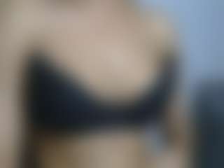 Live cam show with Ziyaakhan - Flashing on slutload