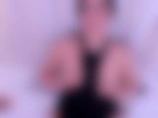 Live cam show with Ambarmml - Solo on Camsoda