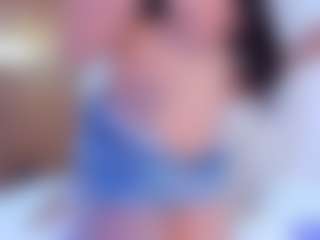 Live cam show with Ambarmml - Athletic on Soda Cam