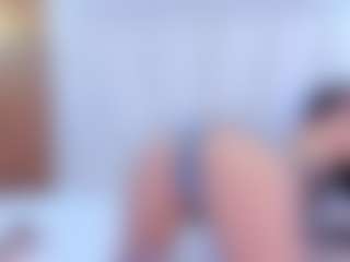 Live cam show with Ambarmml - Petite on hrnylive.com | colombia