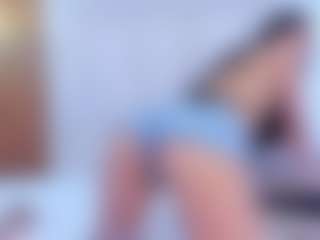 Live cam show with Ambarmml - Teen (18+) on Stripli.com