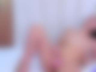 Live cam show with Ambarmml - Teen (18+) on Latina Girls