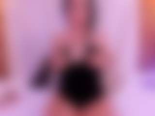 Live cam show with Ambarmml - Ass Bouncing on dropp.cam