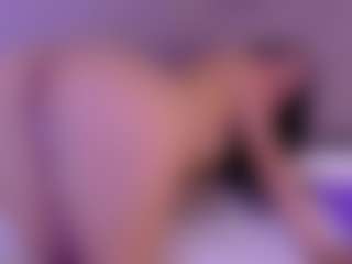 Live cam show with Ambarmml - Petite on Camsoda