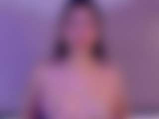 Live cam show with Ambarmml - Public on Streamer API