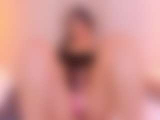 Live cam show with Ambarmml - Athletic Public on Camiplay Live