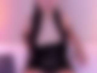 Live cam show with Ambarmml - Twerk on Camsoda Late Night