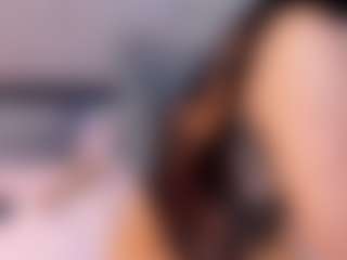 Live cam show with Ambarmml - Fingering on AdultVida.com