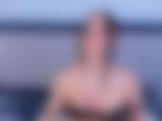 Live cam show with Ambarmml - Athletic Public on StripNow