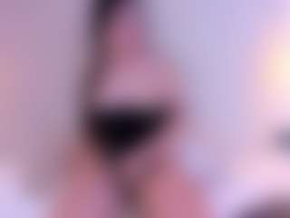 Live cam show with Ambarmml - Solo on Camsoda