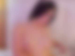 Spettacolo in cam dal vivo con Ambarmml - Strip su Camsoda