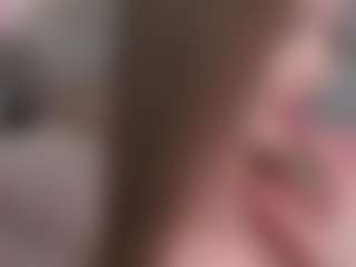 Live cam show with Alberta - Upskirt on CamClone