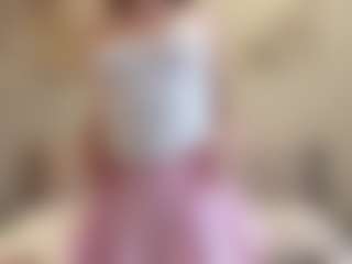 Live cam show with Alberta - Role on Fit Hotties
