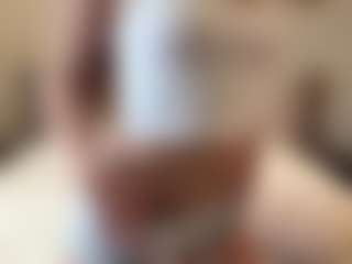 Live cam show with Alberta - Brown Hair Teen (18+) on Cam Slut