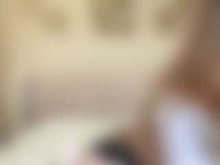 Live cam show with Alberta - Solo on Dare Cams