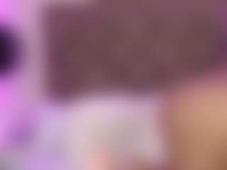 Live cam show with Dakota-Reese - Double Penetration on milfzrlive.com