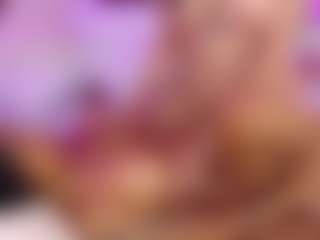 Live cam show with Dakota-Reese - Double Penetration on CamSextacy