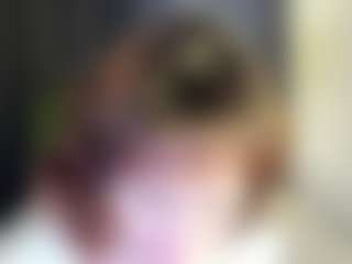 Live cam show with gracekellyyy - Shaved Pussy on Dare Cams