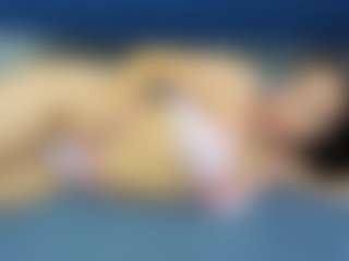 Live cam show with Issabelle19 - Average on liverealitysex.com