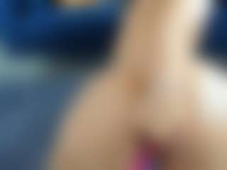 Live cam show with Issabelle19 - Average on Camsoda
