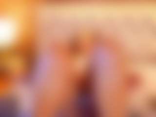 Live cam show with Kinsleybrown - Creamy on TeamSkeetLive