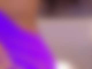 Live cam show with Kinsleybrown - Curly Hair on anonymated.com