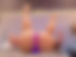 Live cam show with Kinsleybrown - Creamy on Sweet Sext
