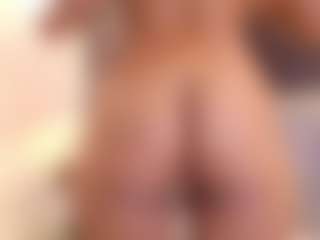 Live cam show with Kinsleybrown - Twerking on Sweet Sext