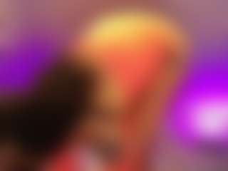 Live cam show with Kinsleybrown - Fingerass on Fit Hotties