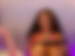 Live cam show with Kinsleybrown - Ass Bouncing on Milfs Live