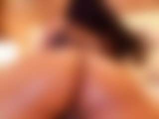 Live cam show with Kinsleybrown - Curly Hair on Hubzter Live